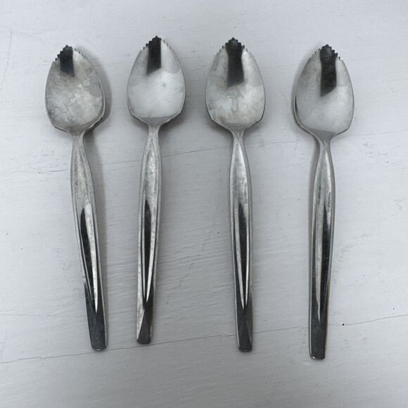 WM Rogers 4 Grapefruit Spoons Orange Citrus Fruit Silverplate Serrated Tip T… - Picture 3 of 10